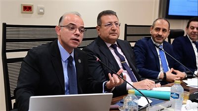 وزير الاستثمار يستعرض خطة النهوض بالاقتصاد وزيادة الصادرات أمام البرلمان