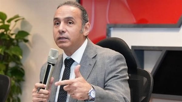 الدكتور إسلام عزام