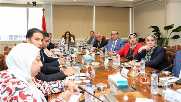 وزيرة الإسكان تتابع