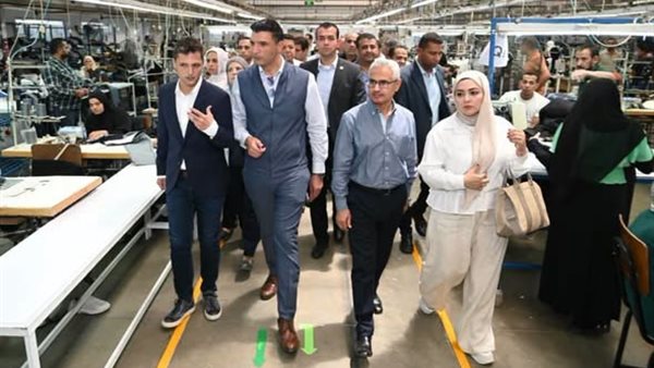 وزير الصناعة ويؤكد: