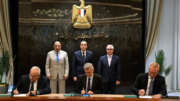 رئيس الوزراء يشهد